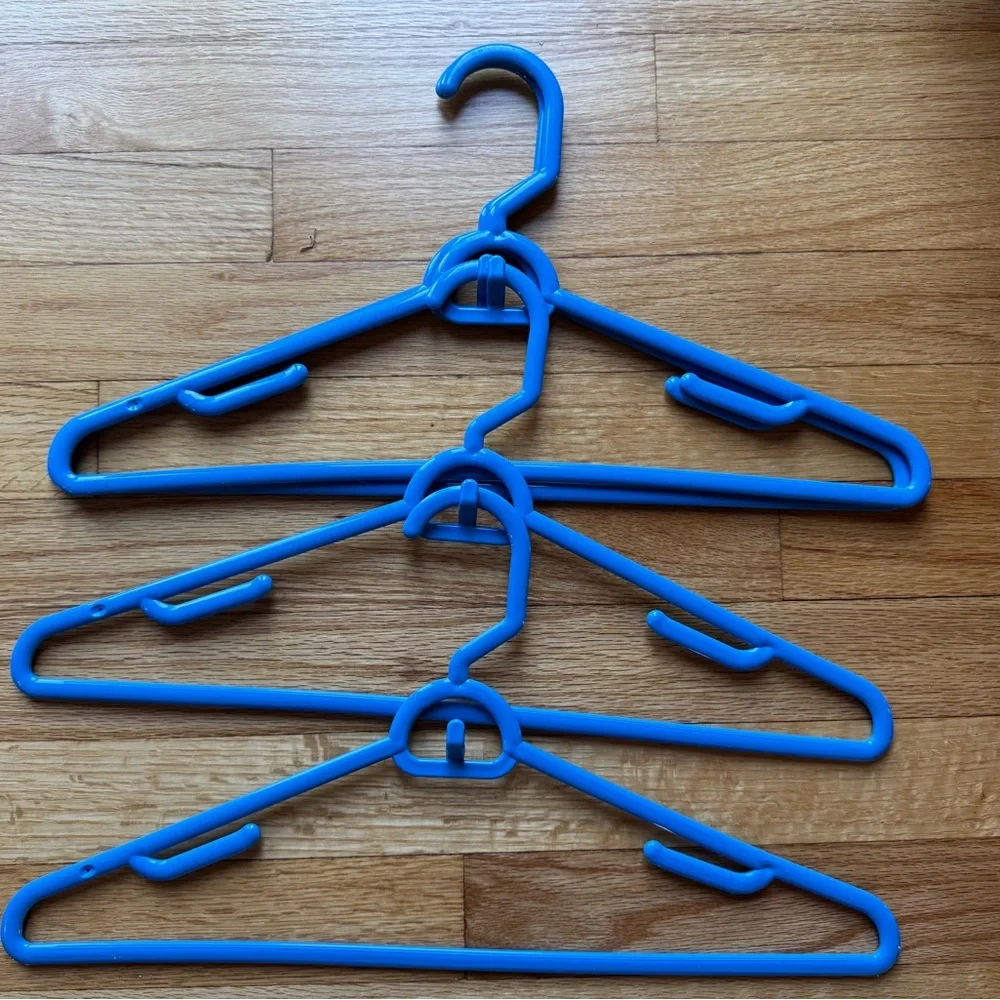 Set of 10 Blue Plastic Hangers